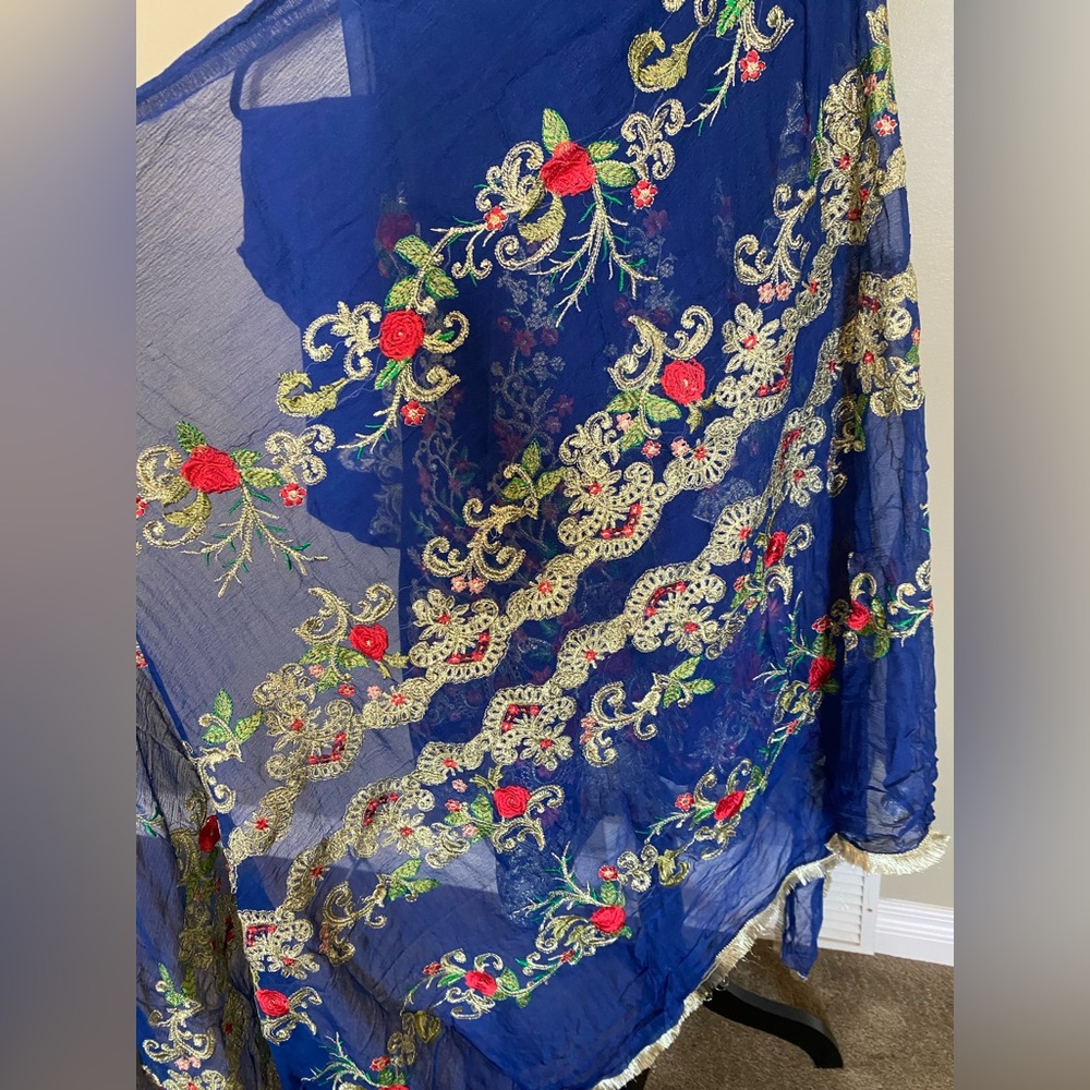 Pakistani suit - Picture 2 of 5